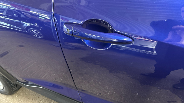 Nissan Juke 1.0 DiG-T 114 N-Connecta 5dr DCT Petrol Hatchback